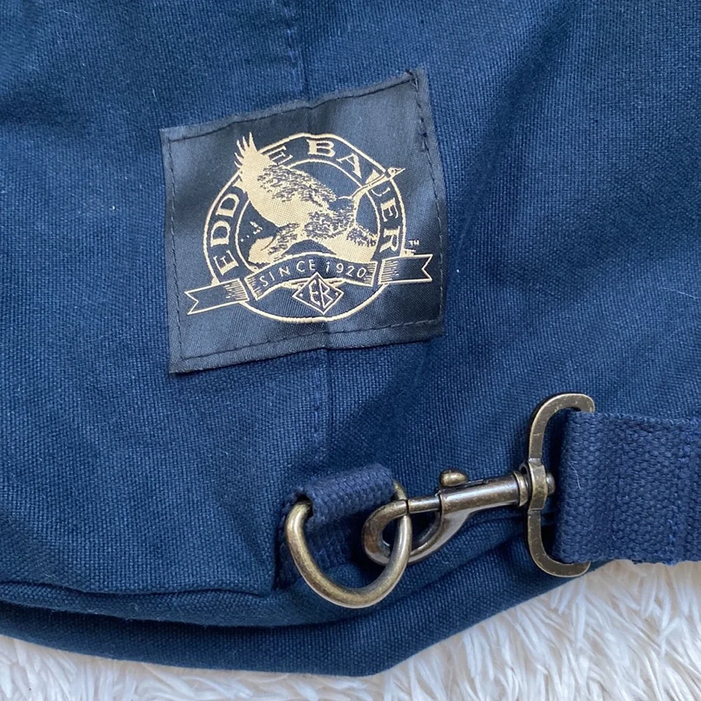 🎉HP🎉 Eddie Bauer Convertible Duffle Bag 💗 Navy & Tan